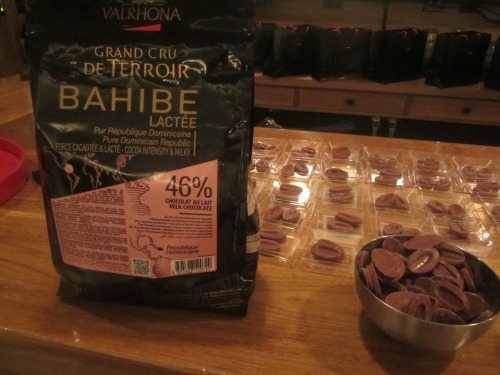 1 Bahibe Display With Feves